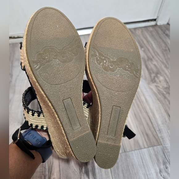 Sonoma Black and Tan Wedges Sz 9.5 - Picture 5 of 9